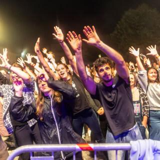 Víkend jsme zakončili krásným koncertem s boží atmosférou v Ledči nad Sázavou. ❤️

A příští víkend se uvidíme zase:
🎷 19.6.  Holešovská Regata v Holešově
🎷 20.6. Veselské slavnosti ve Veselí nad Lužnicí

DAVY ŠÍLÍ! 
Poletíme?

📸 @david_podrabsky