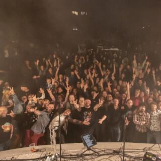 Díky milé Milevsko 🤩
A díky vám @jamaronofficial za společné hraní 😎

V červenci se uvidíme ještě dvakrát.
19. 7. - Čeřínek fest
25. 7. - Radostín fest 

Davy šílí❗
📸 @vojta_simacek