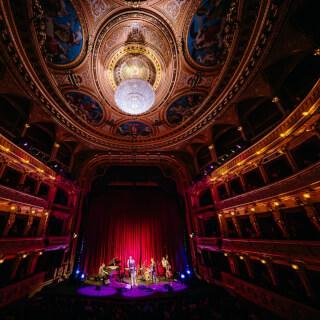 Už je to nějaký ten pátek od našeho prvního komorního koncertu. A my se nemůžeme dočkat, až si to na jaře dáme zas! 🎻 

Už máte lístek? Kde se uvidíme? 👀 Zastávky budou jen tyhle 👇

📍 12. 3. České Budějovice
📍 13. 3. Praha
📍 18. 3. Ostrava
📍 19. 3. Olomouc
📍 20. 3. Polička

Pokud ještě vstupenku nemáte, není na co čekat, místa jsou omezená 🪑👉🏻 www.poletime.info

Davy šílí!
POLETÍME? KOMORNĚ 🎭