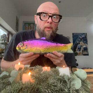 Každý jinde, každý po svém. Ale pořád Poletíme? ❤️

Přejeme vám krásné Vánoce plné pohody, smíchu a hudby. 🎄
Děkujeme, že jste s námi byli celý rok. 🙌🏻

Poletíme dál?