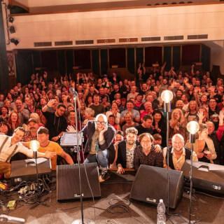 První zastávka Poletíme? Komorně v Českých Budějovicích je za námi 🤩

Chceme vám všem z celého srdce poděkovat za naprosto úžasnou atmosféru a za to, jak jste zaplnili celý sál 😍

Dnes se pomaličku přesouváme do Betlémské kaple, kde budeme kázat naše písně od 19:30 🙏

Děkujeme
P?

📸 @david_podrabsky