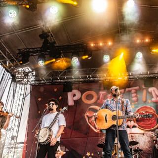 @labefest DĚKUJEME ♥️

Krásné místo, mít backstage kde je pláž se nám často nestává ☀️

Příští týden se vidíme ZooParku Zelčín a ve Velkých Popovicích na Dni Kozla 

Poletíme?
📷 @david_podrabsky