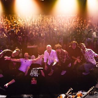 Milé Ústí nad Labem. 🤩 Děkujeme za krásný start podzimní tour 2025. 

Dnes se přesouváme do Kosovy Hory u Sedlčan, kde zahrajeme od 21:00.

Davy šílí!
POLETÍME?

📸 @david_podrabsky